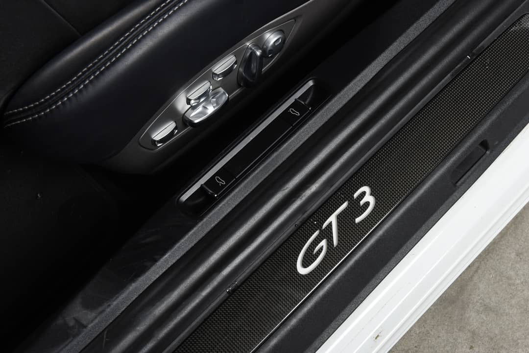 2015 Porsche 911 GT3 — photo 12