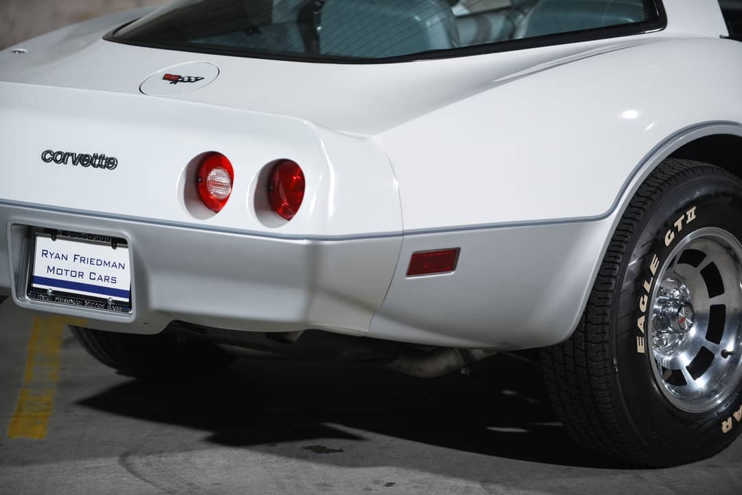 1982 Chevrolet Corvette — photo 17