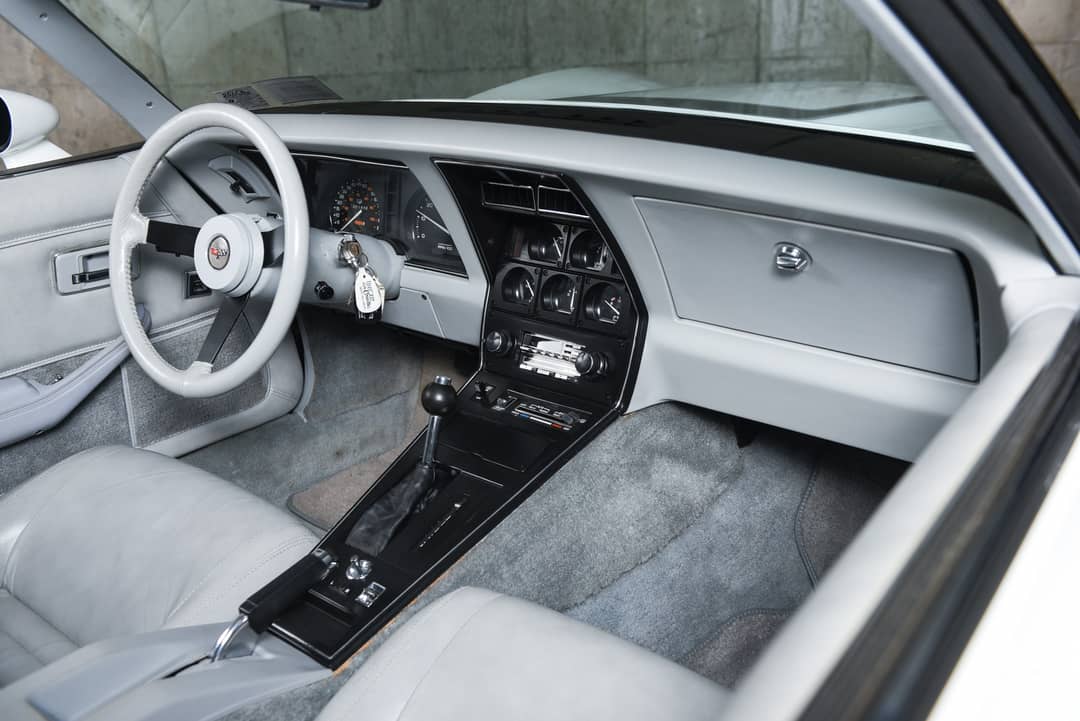 1982 Chevrolet Corvette — photo 24