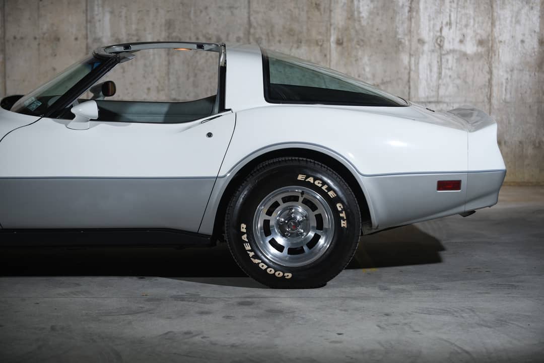 1982 Chevrolet Corvette — photo 10