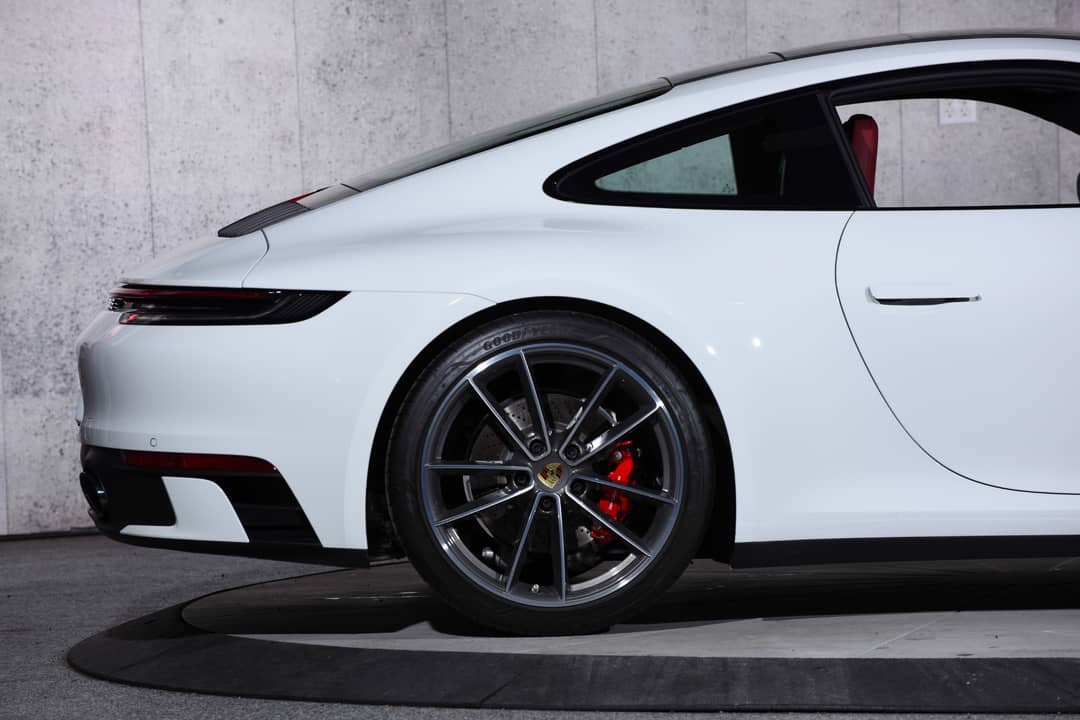 2024 Porsche 911 Carrera S — photo 33