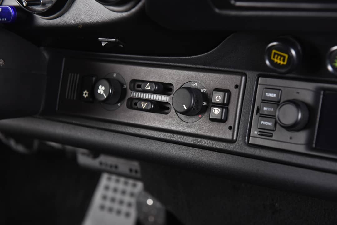 1992 Porsche 911 Carrera 2 — photo 15