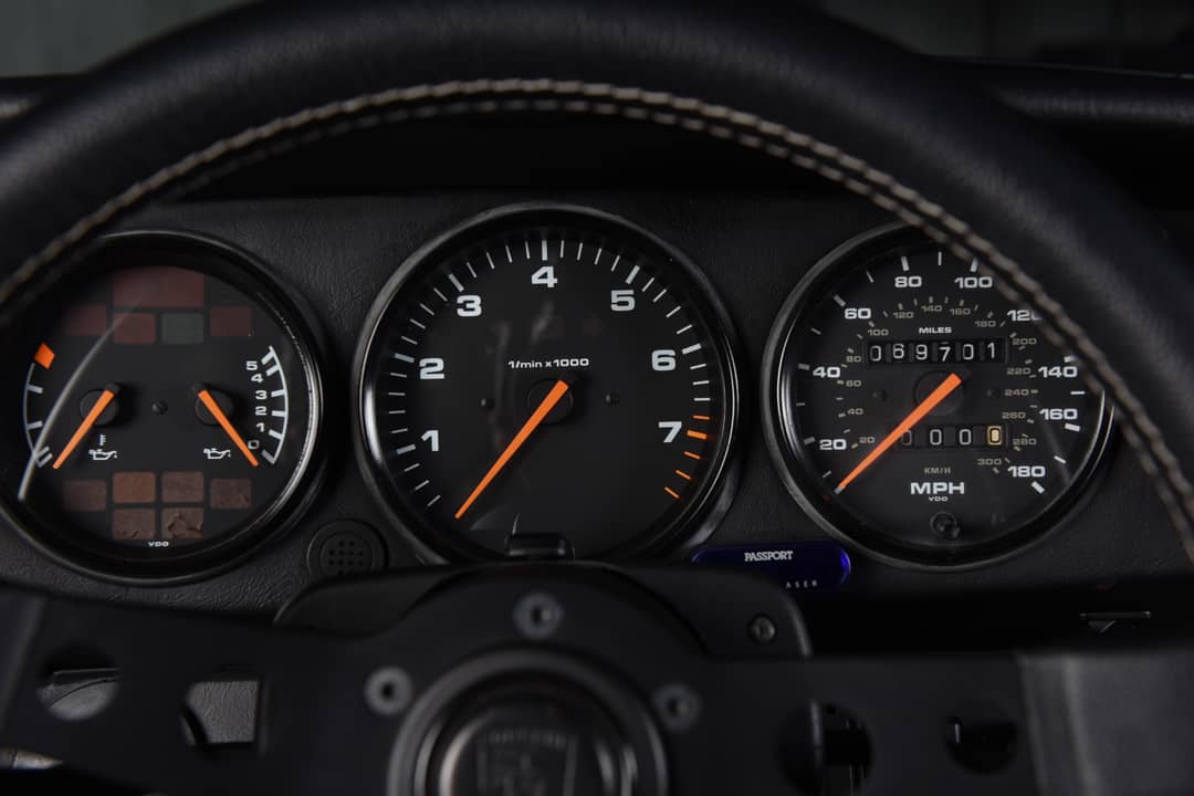 1992 Porsche 911 Carrera 2 — photo 10