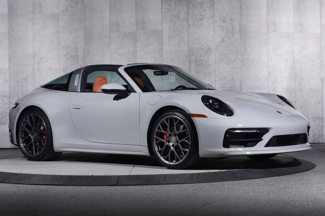 2024 Porsche 911 Targa 4S — photo 2