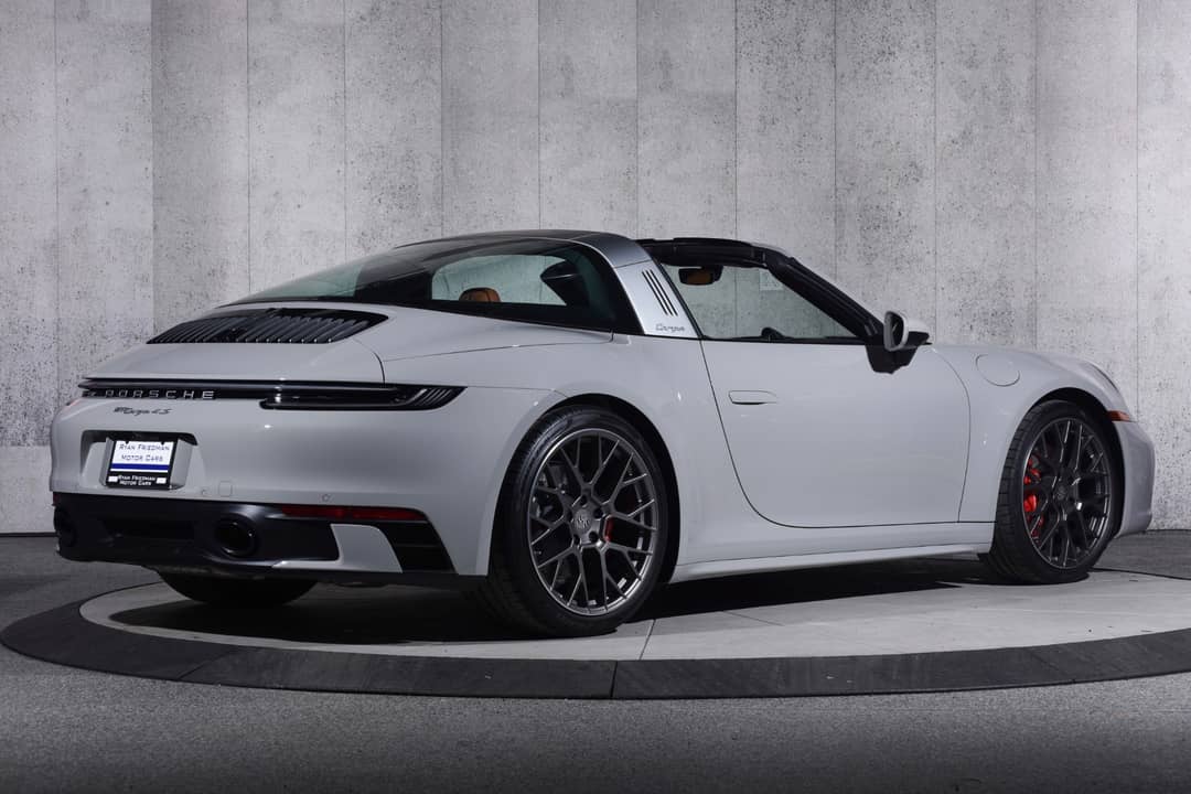 2024 Porsche 911 Targa 4S — photo 3
