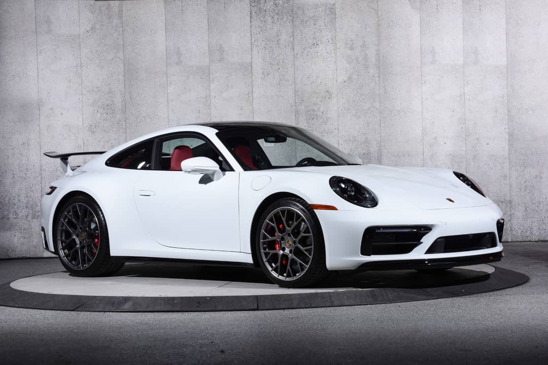2024 Porsche 911 Carrera 4S — photo 2