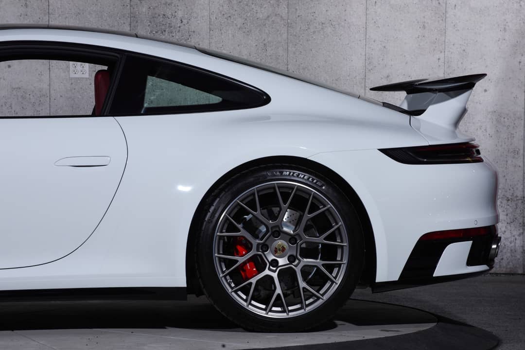 2024 Porsche 911 Carrera 4S — photo 17