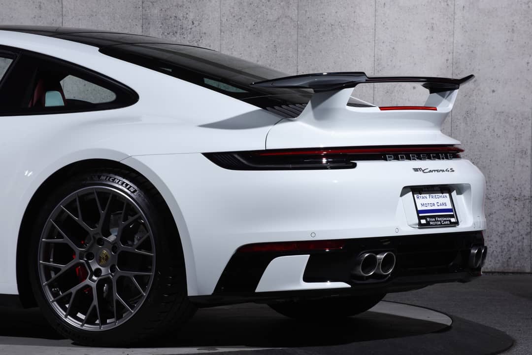 2024 Porsche 911 Carrera 4S — photo 18