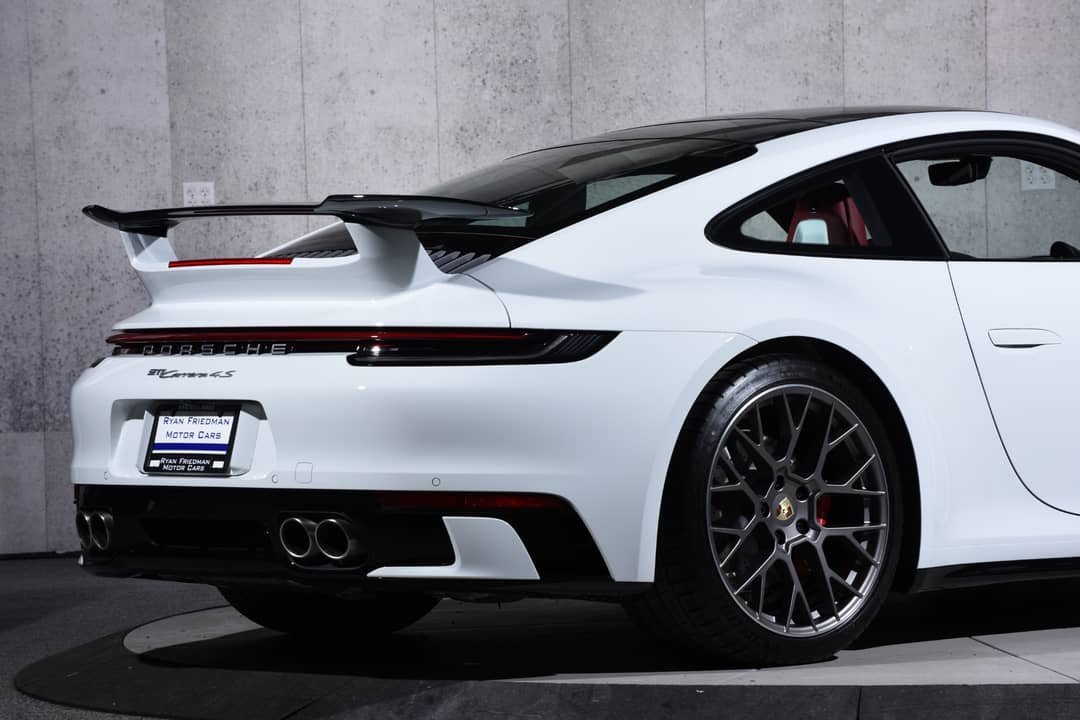 2024 Porsche 911 Carrera 4S — photo 19