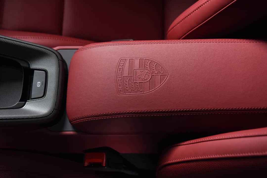 2024 Porsche 911 Carrera 4S — photo 25