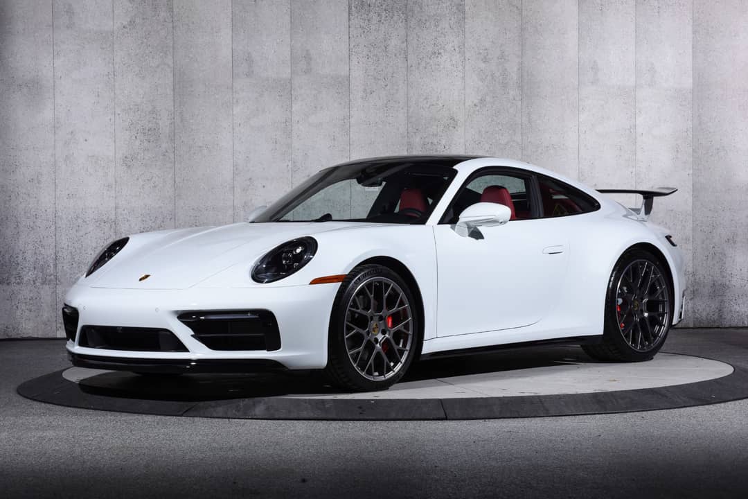 2024 Porsche 911 Carrera 4S — photo 9