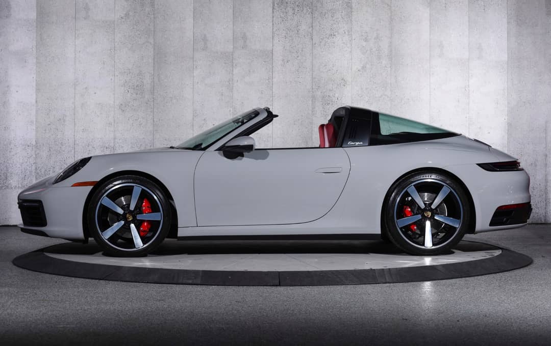2022 Porsche 911 Targa 4S — photo 11
