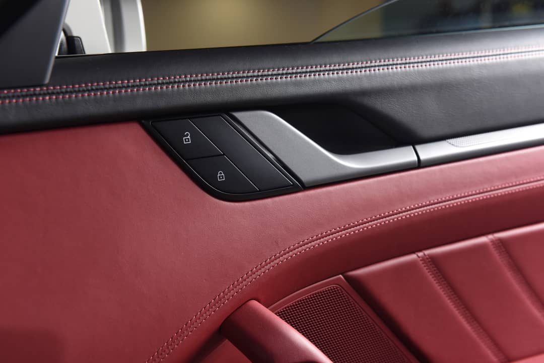 2022 Porsche 911 Targa 4S — photo 21