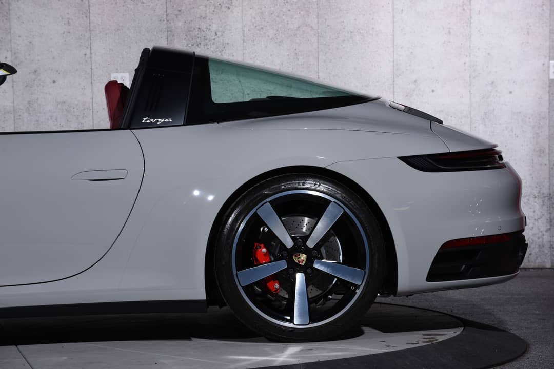 2022 Porsche 911 Targa 4S — photo 32