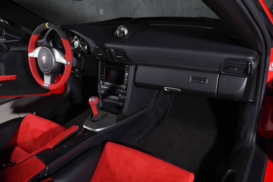 2011 Porsche 911 GT2 RS — photo 26