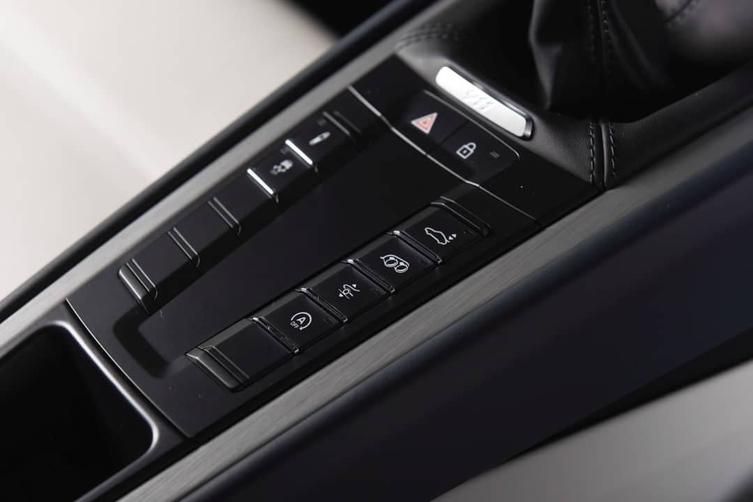 2019 Porsche 911 Carrera GTS — photo 18