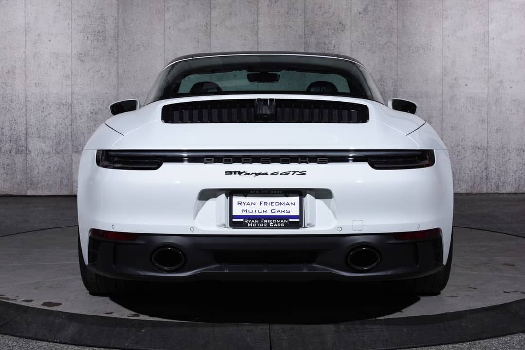 2024 Porsche 911 Targa 4 GTS — photo 11