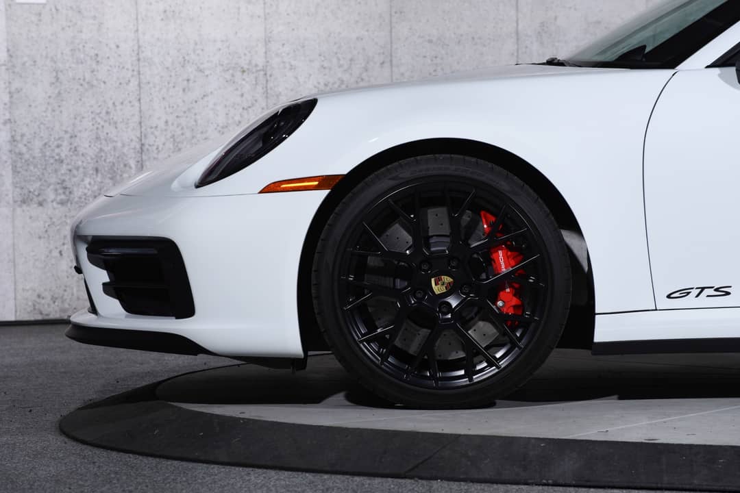 2024 Porsche 911 Targa 4 GTS — photo 31