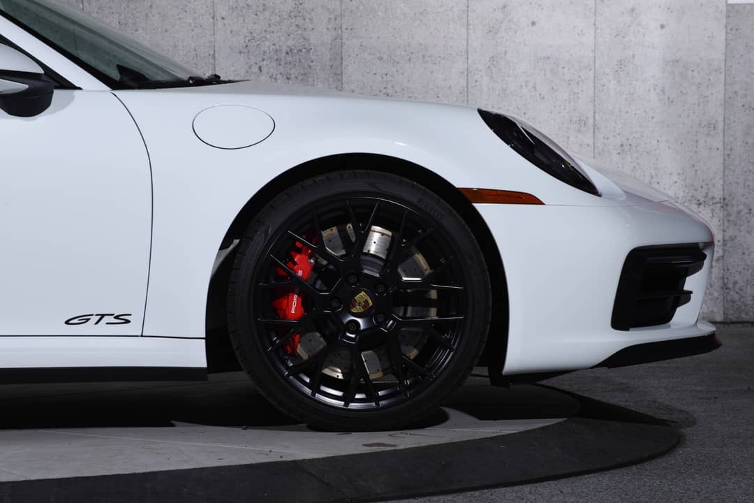 2024 Porsche 911 Targa 4 GTS — photo 32