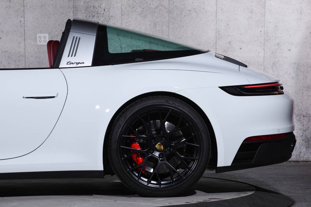2024 Porsche 911 Targa 4 GTS — photo 34
