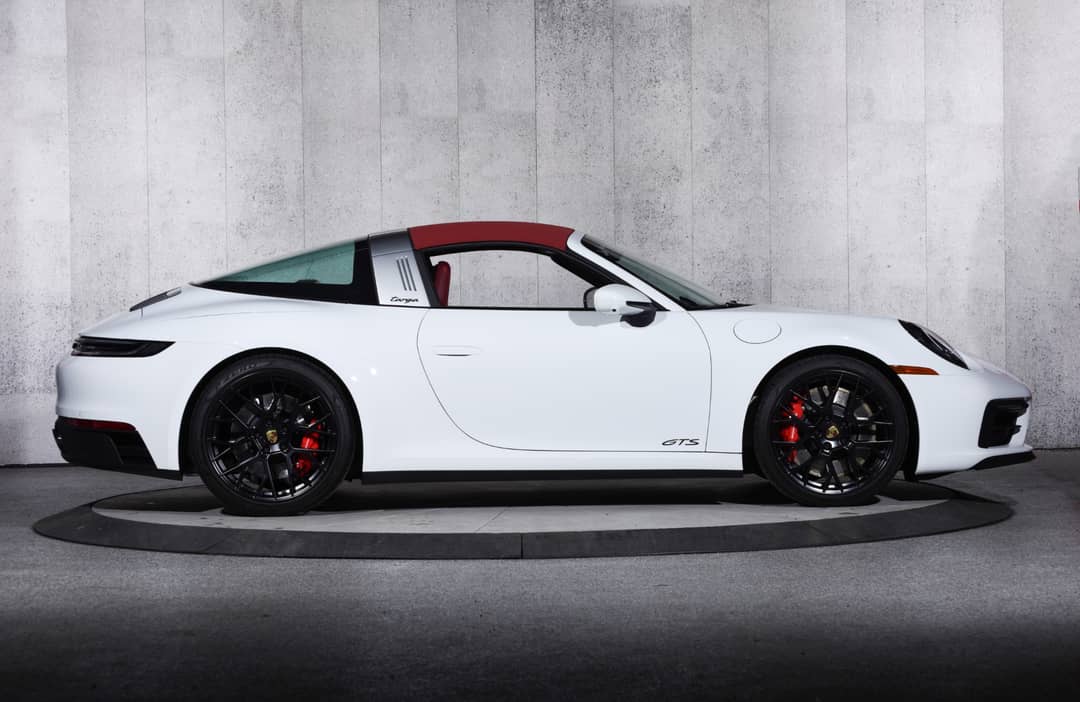 2024 Porsche 911 Targa 4 GTS — photo 37