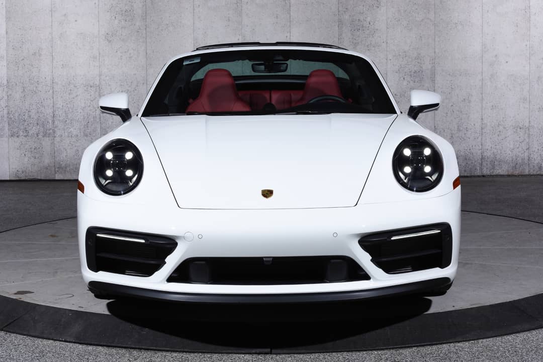 2024 Porsche 911 Targa 4 GTS — photo 10