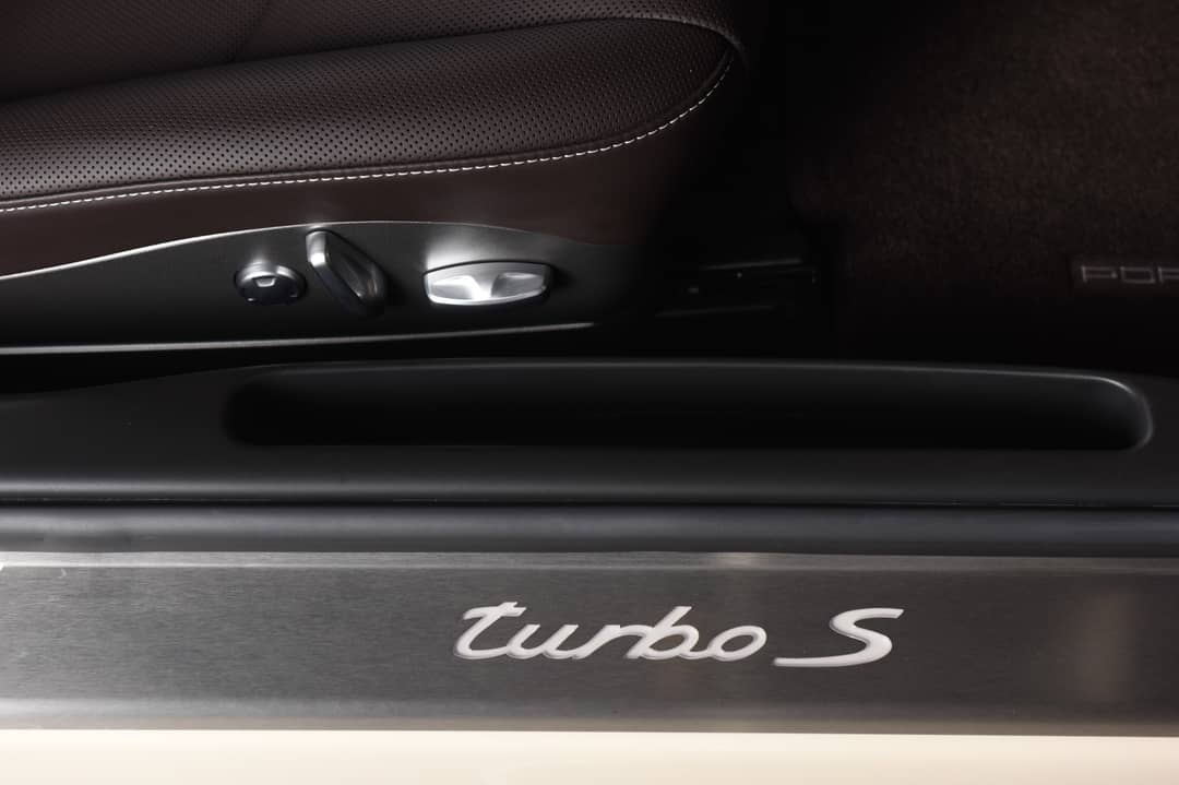 2012 Porsche 911 Turbo S — photo 28