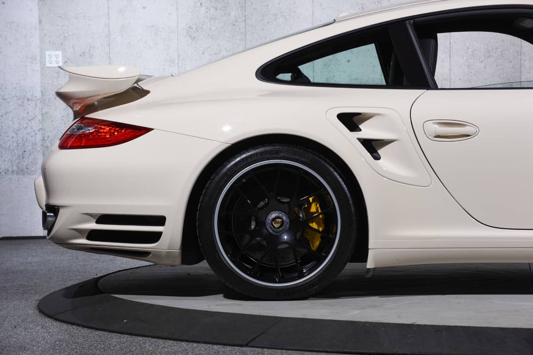 2012 Porsche 911 Turbo S — photo 38