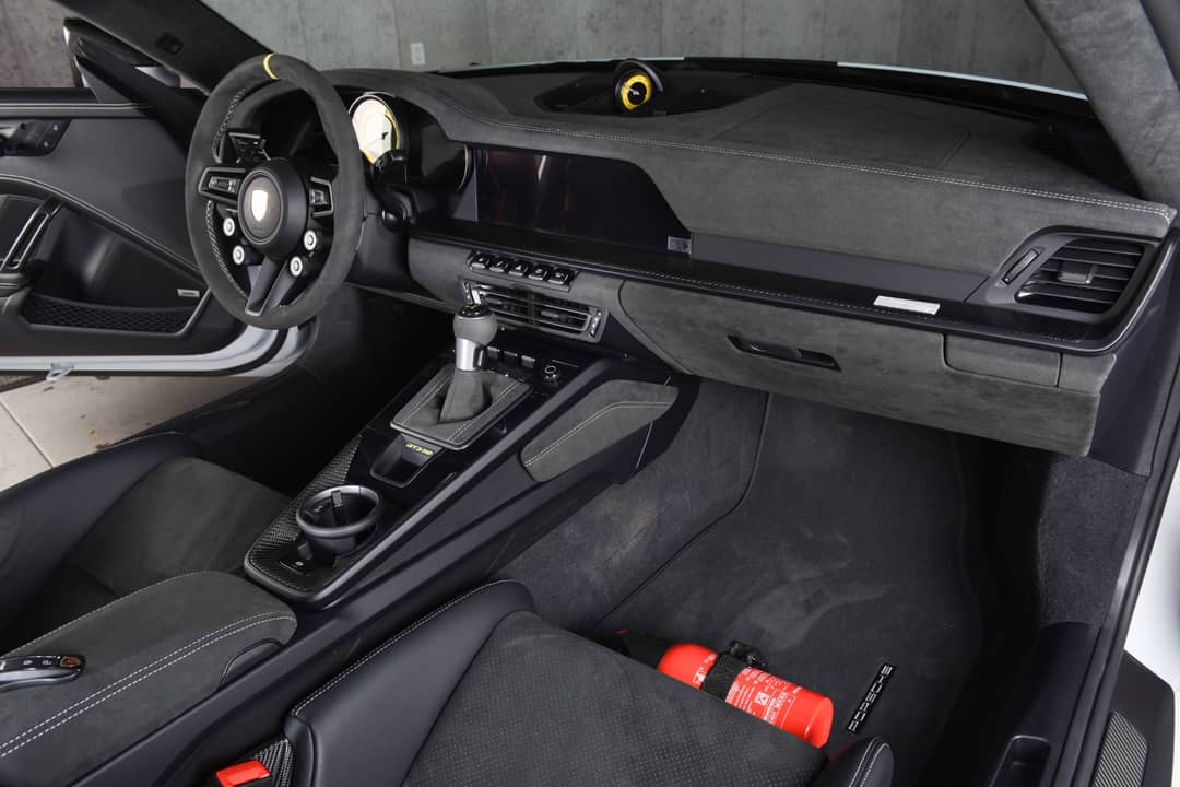 2025 Porsche 911 GT3 RS — photo 25