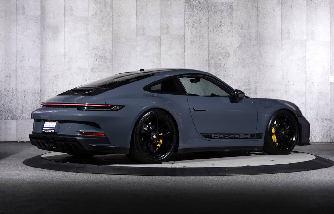 2023 Porsche 911 GT3 Touring — photo 3