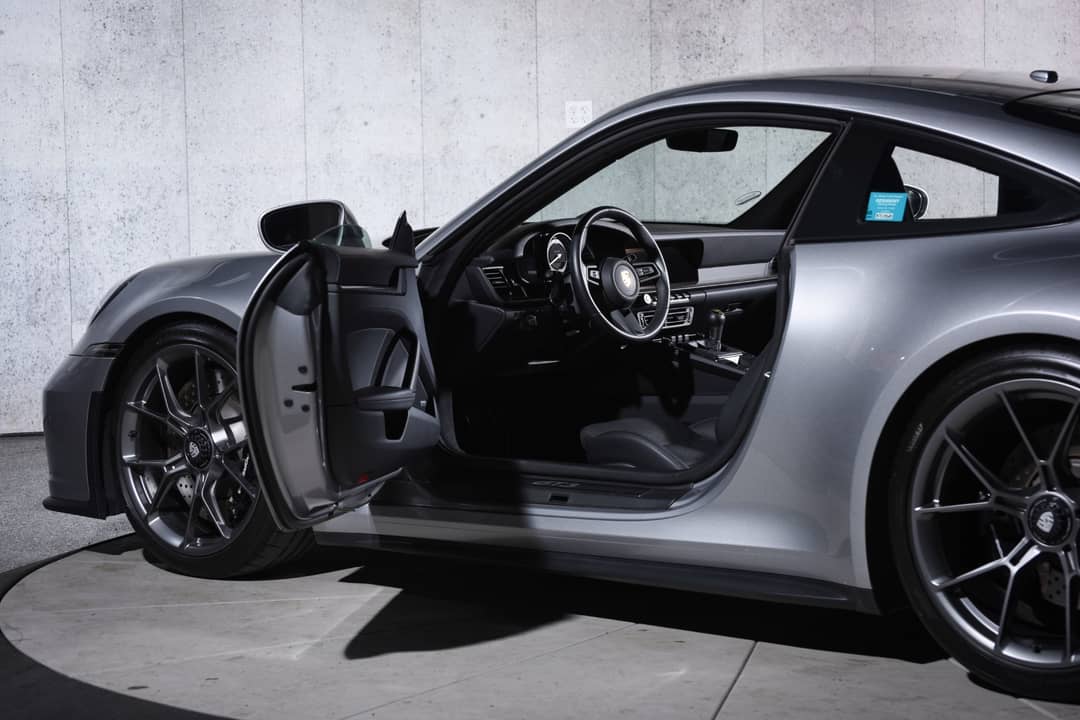 2022 Porsche 911 GT3 Touring — photo 12