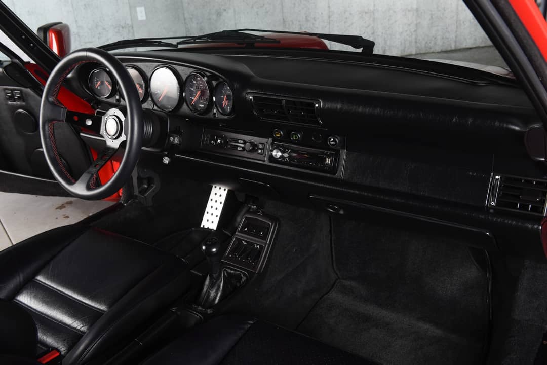 1990 Porsche 911 Carrera 4 — photo 17