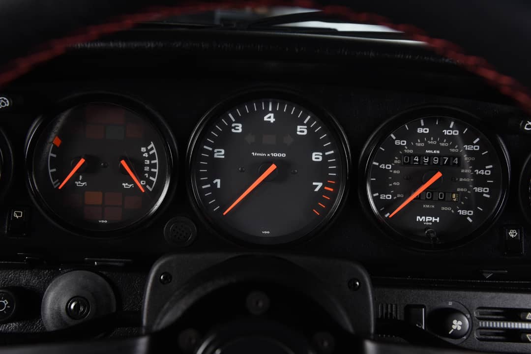 1990 Porsche 911 Carrera 4 — photo 20
