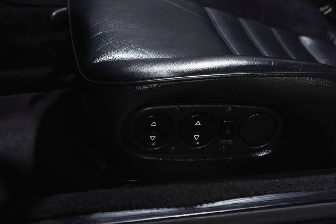 1990 Porsche 911 Carrera 4 — photo 26