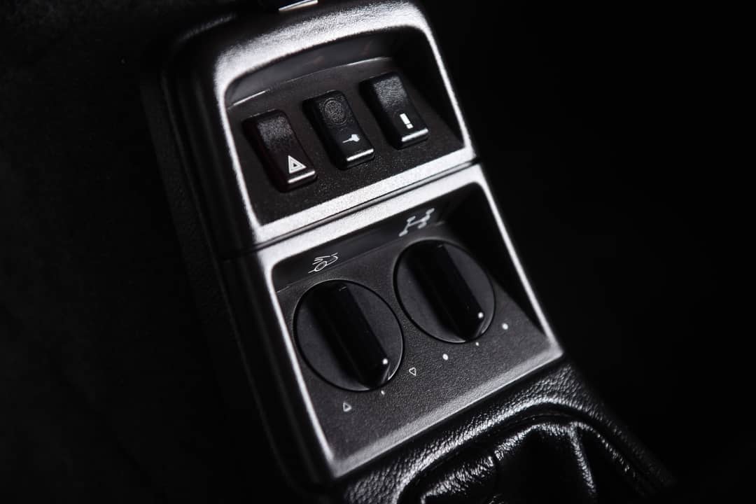 1990 Porsche 911 Carrera 4 — photo 27