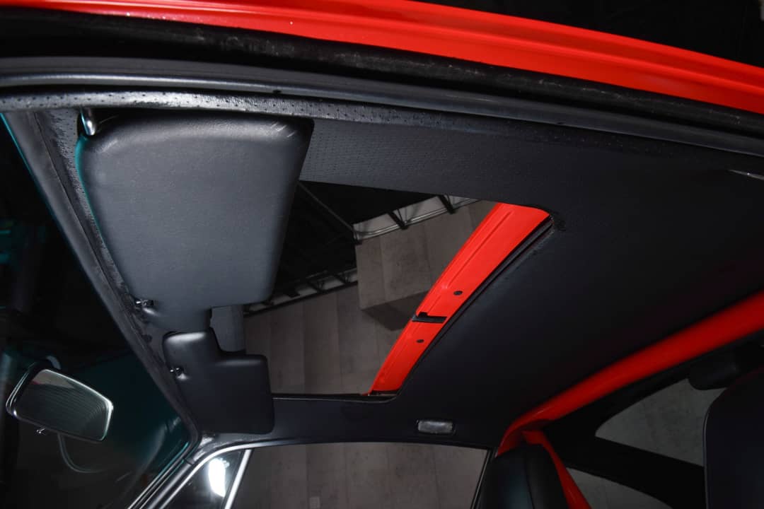 1990 Porsche 911 Carrera 4 — photo 28