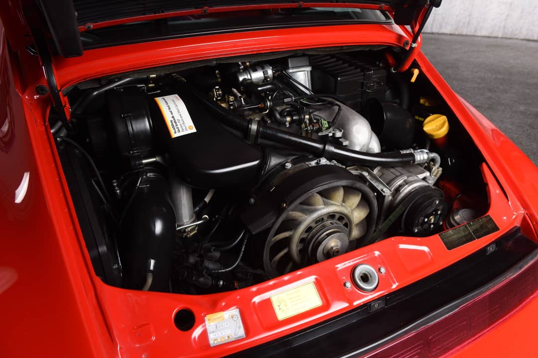 1990 Porsche 911 Carrera 4 — photo 31