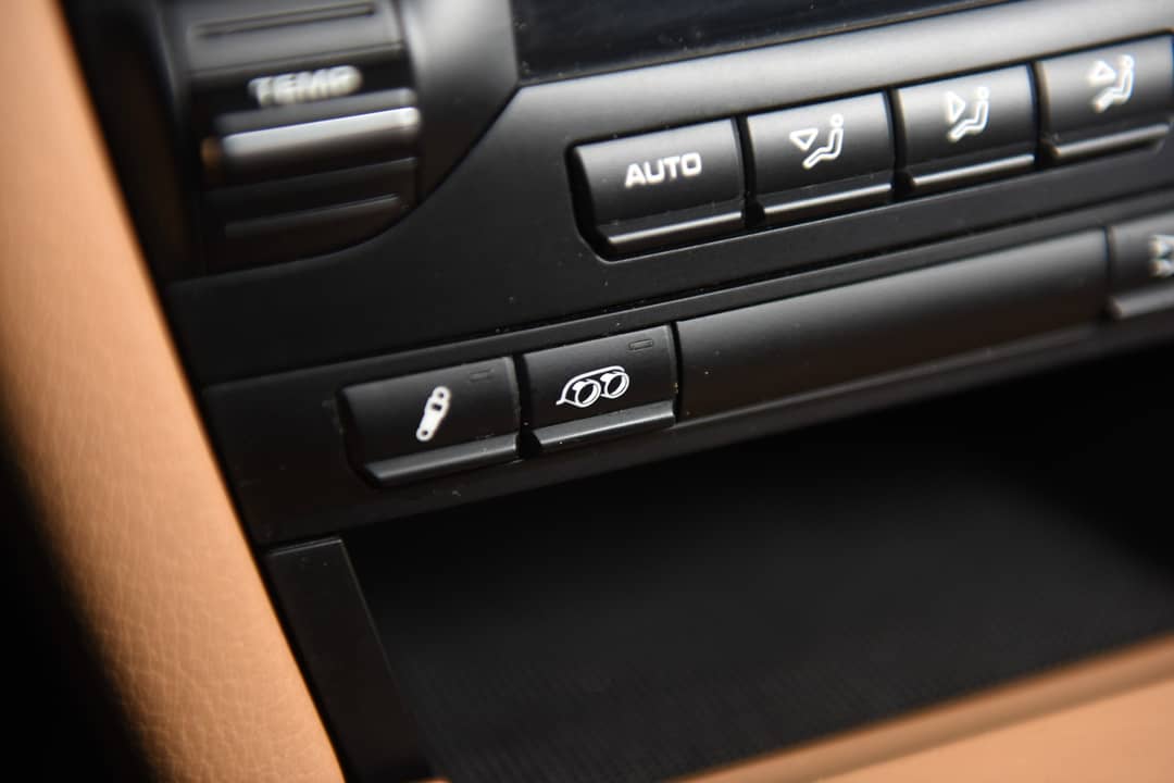 2011 Porsche 911 Targa 4S — photo 17