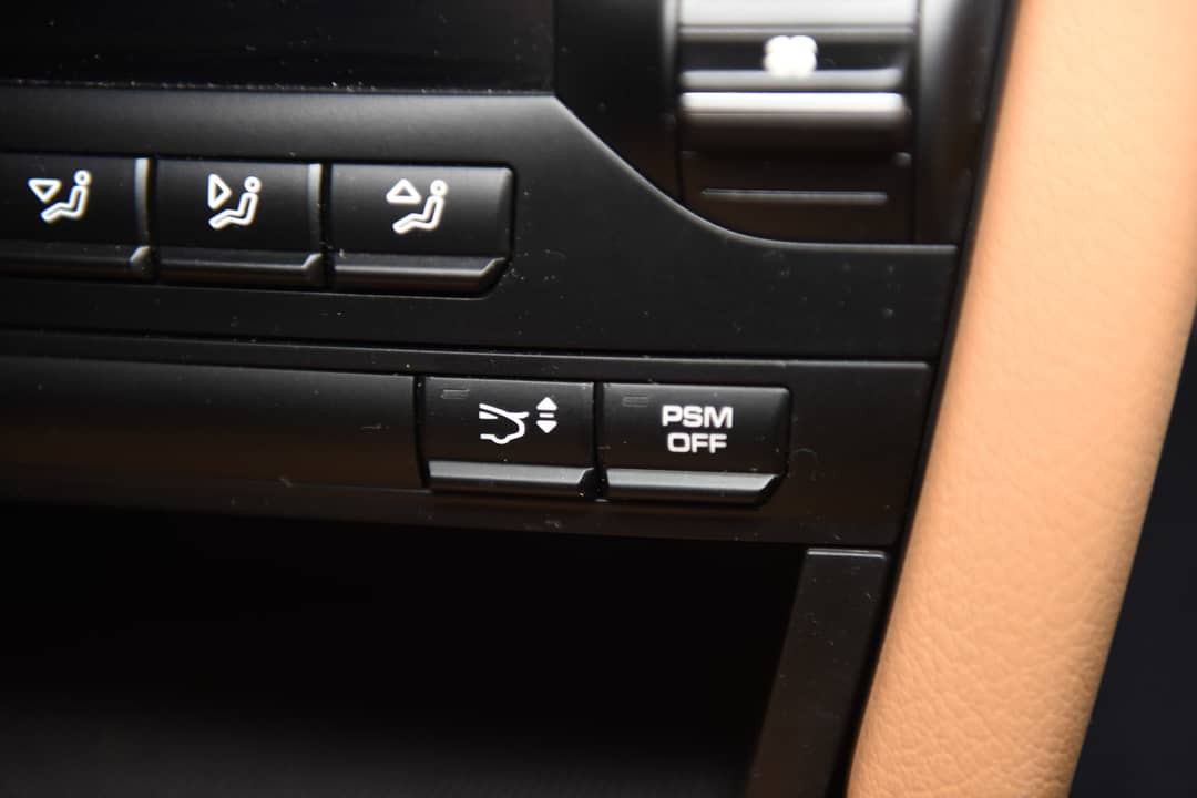 2011 Porsche 911 Targa 4S — photo 18