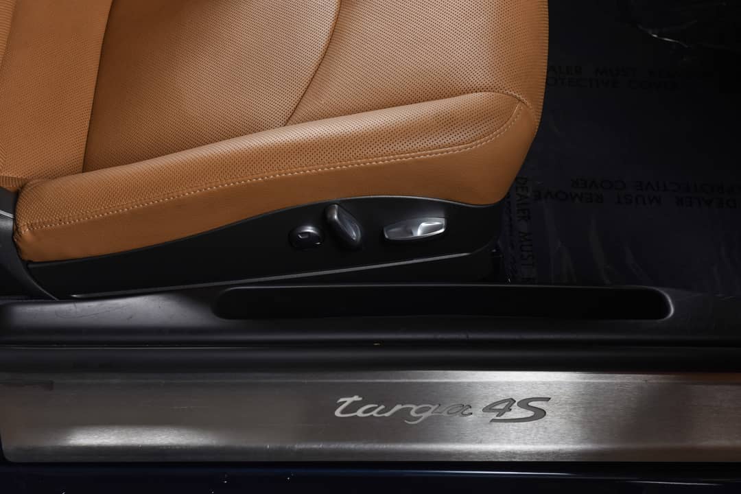 2011 Porsche 911 Targa 4S — photo 29