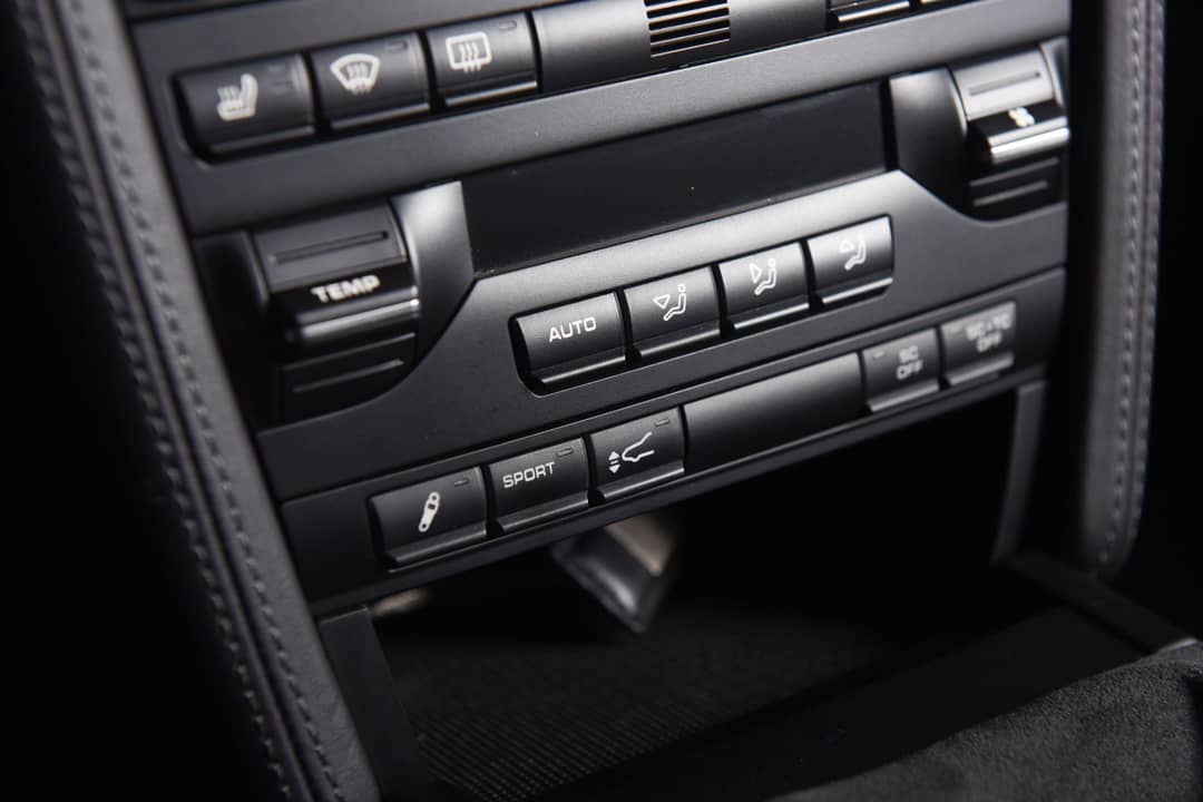 2010 Porsche 911 GT3 — photo 27