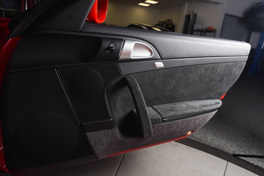 2010 Porsche 911 GT3 — photo 26