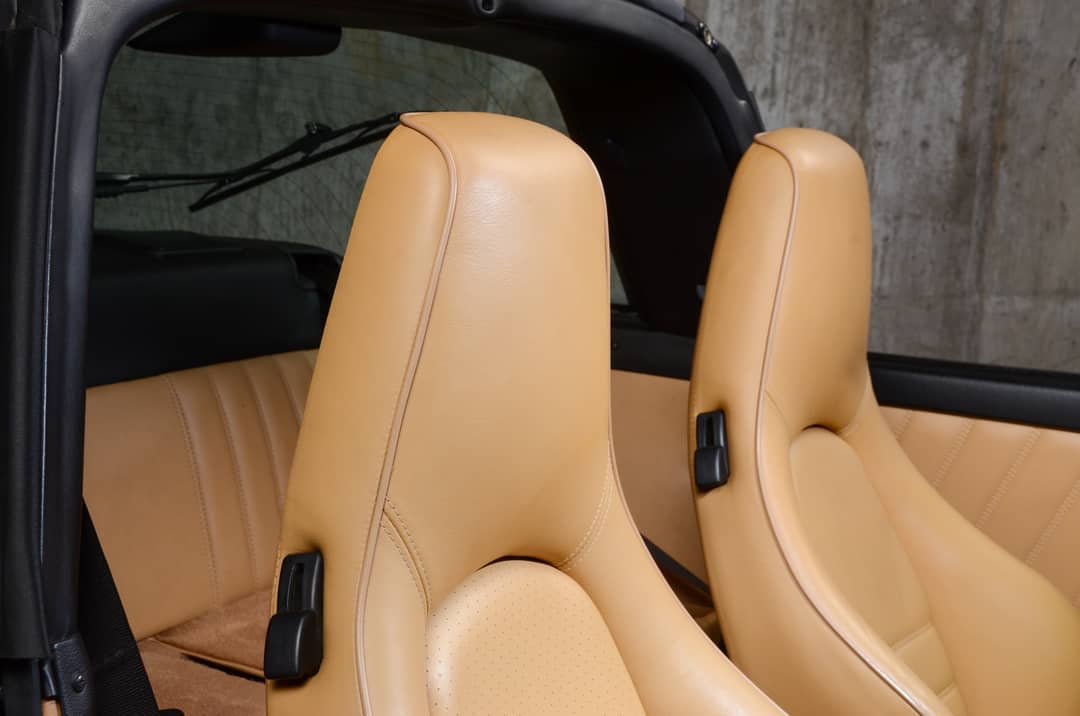 1990 Porsche 911 Carrera 2 Targa — photo 31