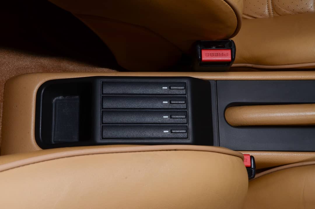 1990 Porsche 911 Carrera 2 Targa — photo 36