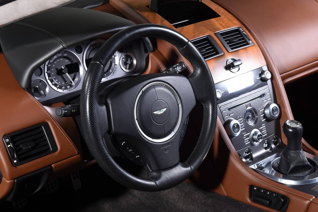 2014 Aston Martin V8 Vantage Roadster — photo 12