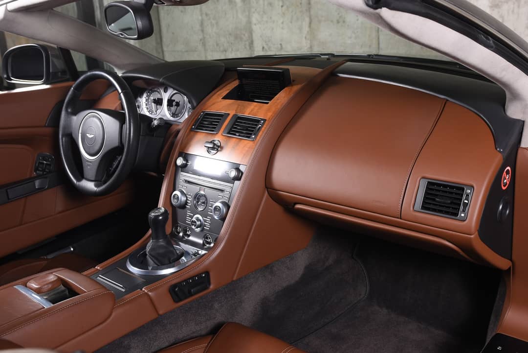 2014 Aston Martin V8 Vantage Roadster — photo 13
