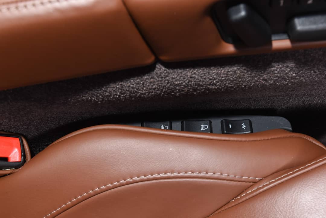 2014 Aston Martin V8 Vantage Roadster — photo 25