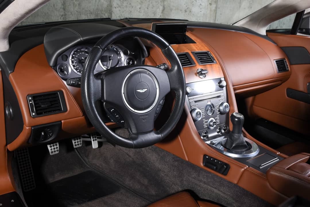 2014 Aston Martin V8 Vantage Roadster — photo 4