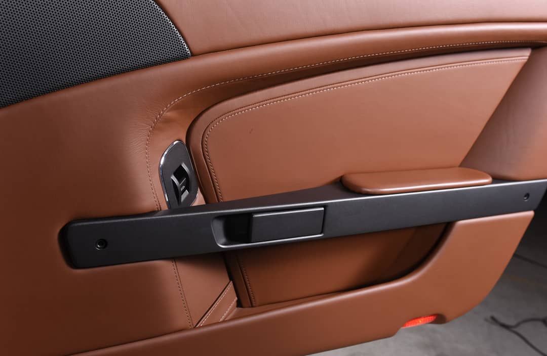 2014 Aston Martin V8 Vantage Roadster — photo 30