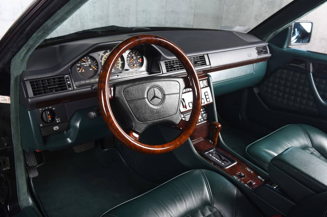 1995 Mercedes-Benz E-Class E 320 — photo 4